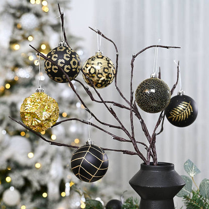 Vogue Black and Gold 16-Piece Christmas Ornaments Set