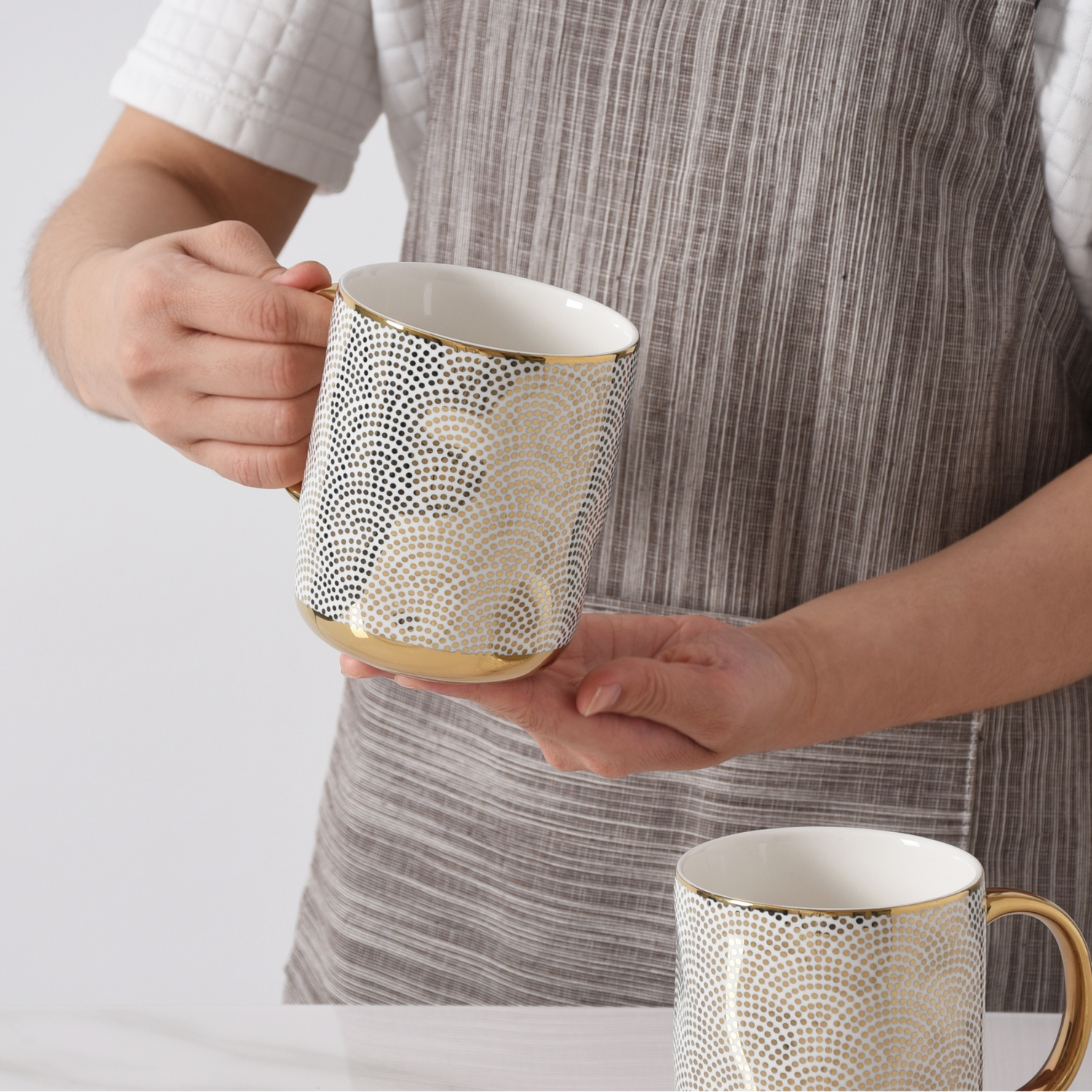 Set of 2 Dotted Mugs